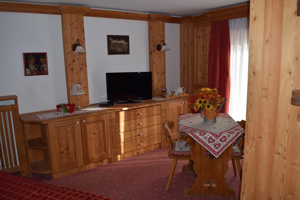 ברויל-קרוויניה Hotel Cime Bianche מראה חיצוני תמונה